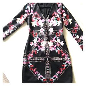 Bebe Short Black V-Neck Dress w/Printed Design